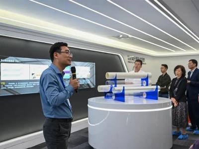 江苏省建材行业协会理事长一行莅临壹号娱乐-com - NG大舞台,有梦你就来集团参观考察